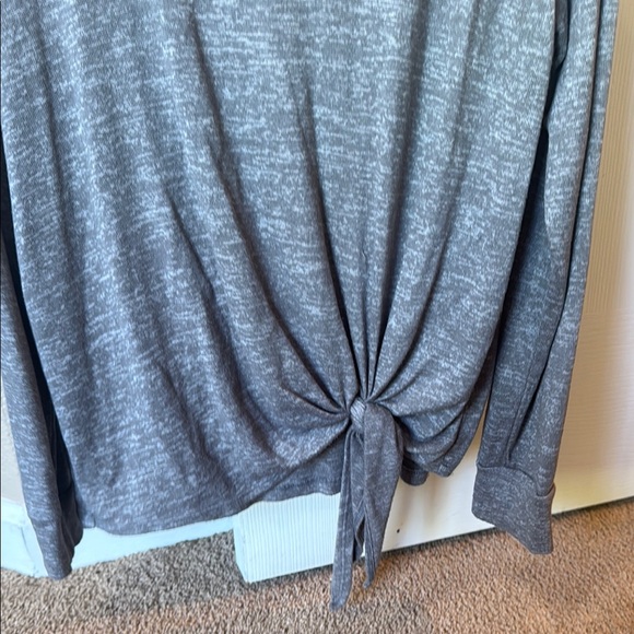 Nine Britton Gray Tie Front Long Sleeve Blouse - Picture 4 of 4